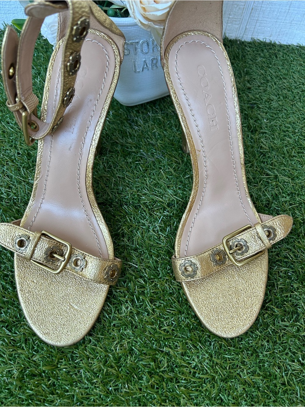 COACH Gold Ankle strap sandals  Sz 8 brand new party shoes elegant heels - Picture 13 of 16